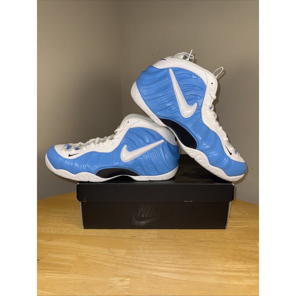 NIKE AIR FOAMPOSITE PRO UNIVERSITY BLUE UNC TAR HEELS HF0794-400 MENS SIZE:14 - Picture 2 of 11